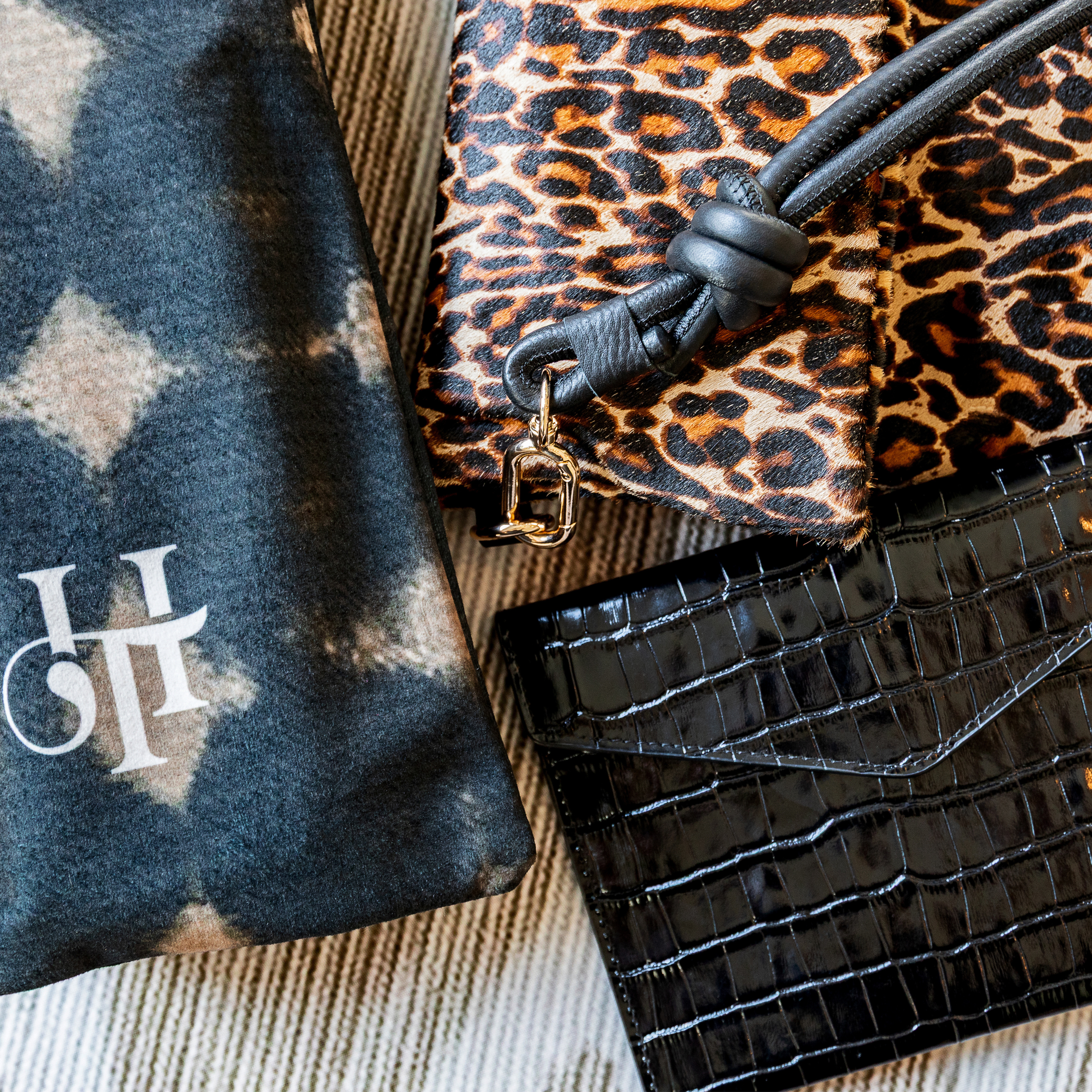 Inkline Mahjong Velvet Rack Bag